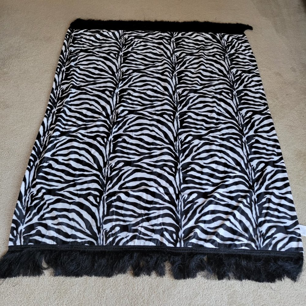 NWOT Plush velvety zebra print throw blanket with fringe